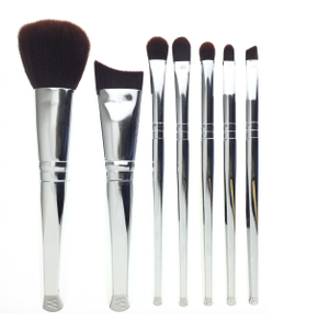Set di pennelli per trucco corto portatile in oro / argento